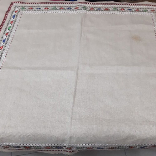 Vintage linen tablecloth used, 71×71 cm with decorative border