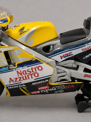 Guiloy Honda NSR 500 Valentino Rossi 46 μεταλλικό μοντέλο κλίμακα 1:6