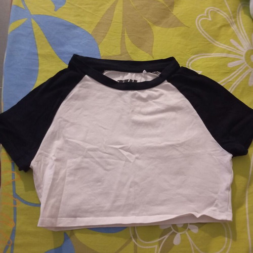 Crop top like new, suitable for girls