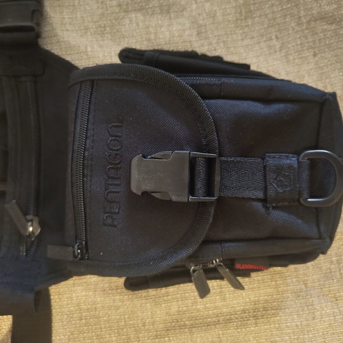 Pentagon thigh bag, black