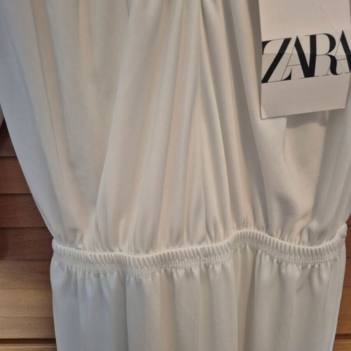 Zara white summer dress size S new with elasticity and nice neckline