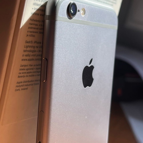 iPhone 6 64GB used with replaced screen and 100% battery health