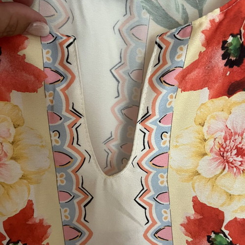 Kaftan new with fantastic colors and flowers satin one size S to XXL with pockets
