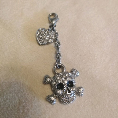 Accessory heart and skull with rhinestones used for phone or keychain