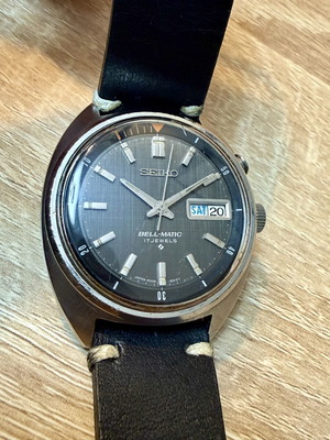 Seiko Bellmatic 4006-6010 vintage wristwatch used, grey dial