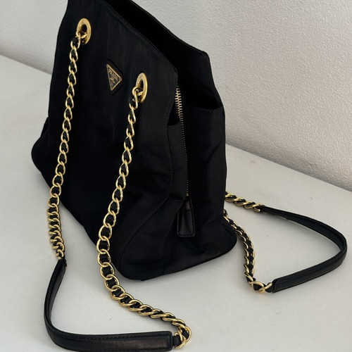 Vintage Prada shoulder bag in excellent condition, black