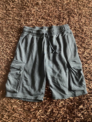 Admiral black cargo shorts like new, size L