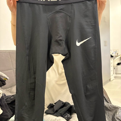 Nike thermal kids leggings black size S like new