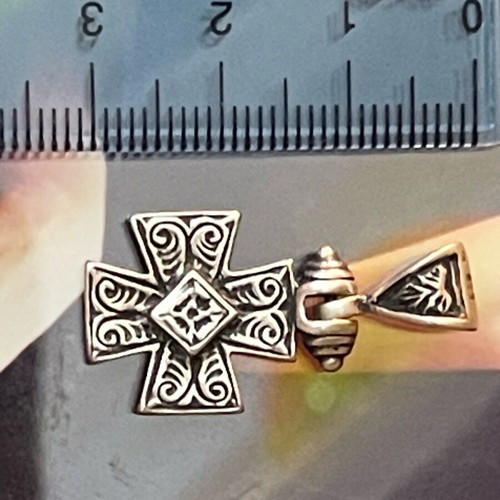 Silver cross 925, like new, weight 6.8 g
