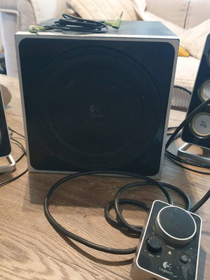 Logitech Z4 sound system used in excellent condition
