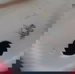 Παλιό πορσελάνινο αγαλματάκι.