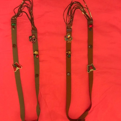 Necklace new in brown and khaki color with unique design