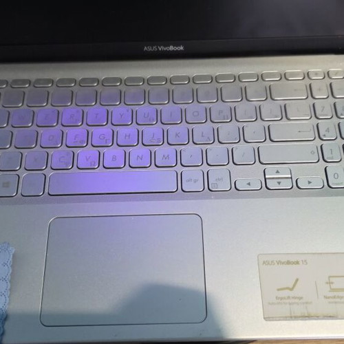 Asus Vivobook 15 like new with Nvidia MX-330 2GB graphics card