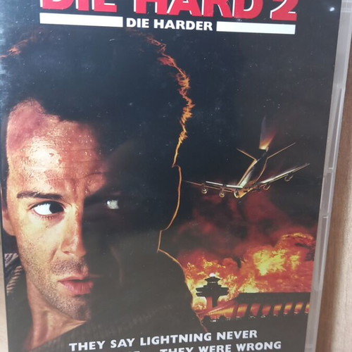 Die Hard 1 & 2 DVD box set with English subtitles and bonus disc