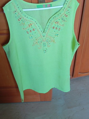 Women's blouse XXL with wide straps, embroidery, like new, green