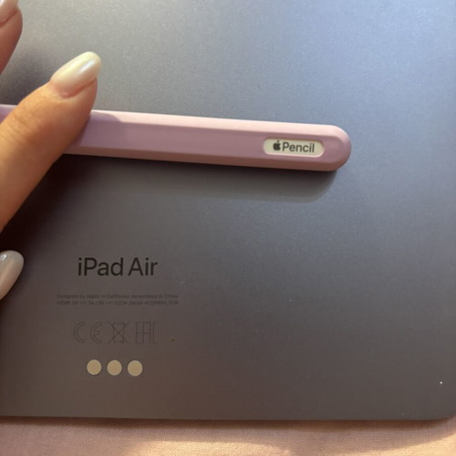 iPad Air 2022 with Apple Pencil and 4 cases