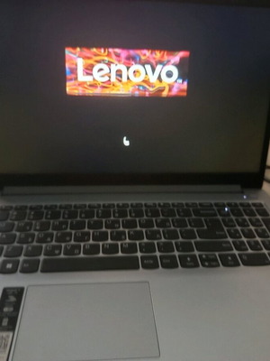 Υπολογιστής λάπτοπ Lenovo σχεδόν νέος για εργασία και παιχνίδια