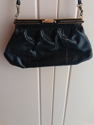 Leather snake bag like new, shoulder, black