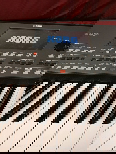 Πουλάω ένα Korg PA600, 1400L.