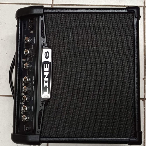 Line 6 Spider IV 15W guitar amplifier like new with effects