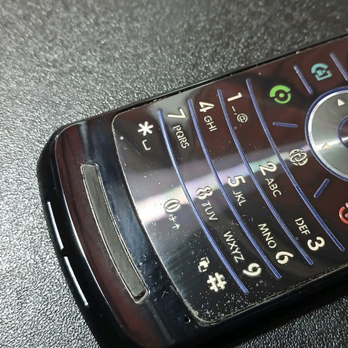 Motorola Razr V9 μεταχειρισμένο, πλήρως λειτουργικό, χρειάζεται μπαταρία