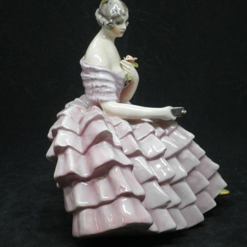 Antique Guido Cacciapuoti porcelain figure used, pink