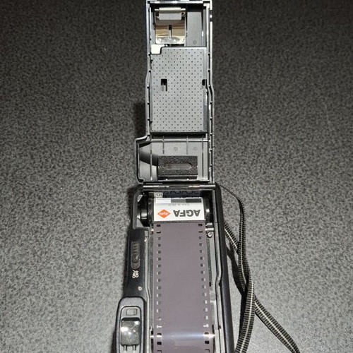 Ricoh Mirai Zoom 3 Analog Camera like new, 35mm, with battery and strap