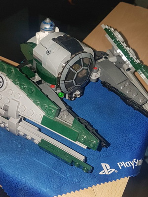Lego Star Wars Yoda's Jedi Starfighter and R2-D2 like new