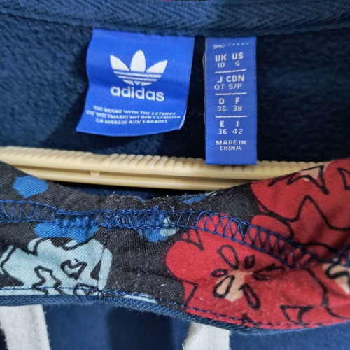 Adidas pullover like new, size small, blue