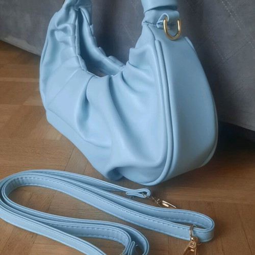 Turquoise shoulder bag like new with detachable strap