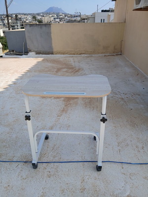 Small desk with tablet holder and adjustable height, metal, like new
