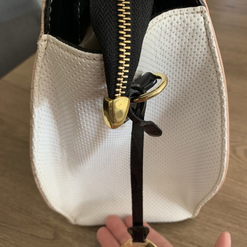 Elizabeth George handbag like new, powder pink