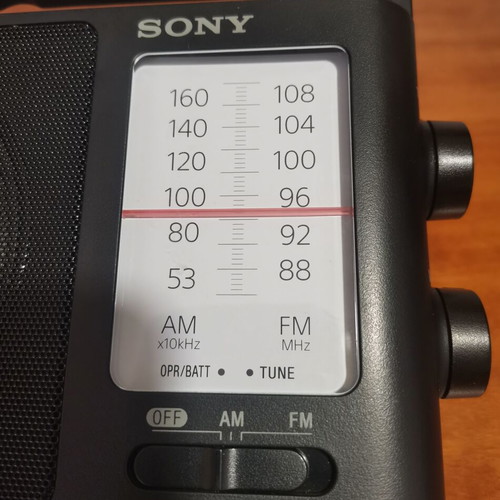 Sony ICF-506 Portable Radio like new, mains and battery powered