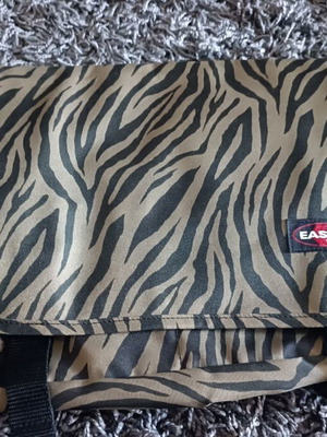 Τσάντα ώμου Eastpak Zebra καινούρια με αυξομειούμενους ιμάντες