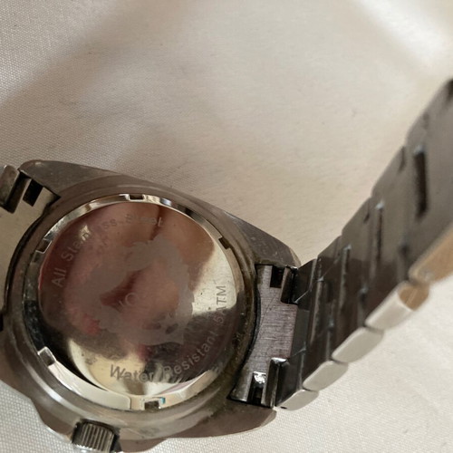 Loisir women's watch used with steel case and rhinestones