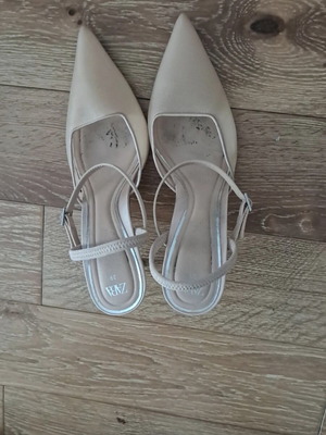 Zara beige pumps like new, size 39