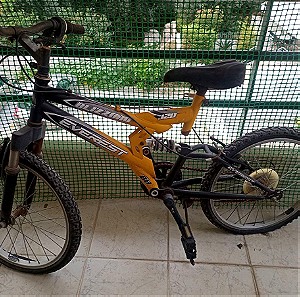 Ποδήλατο bmx μεταχειρισμένο που χρειάζεται κάποιες επισκευές.