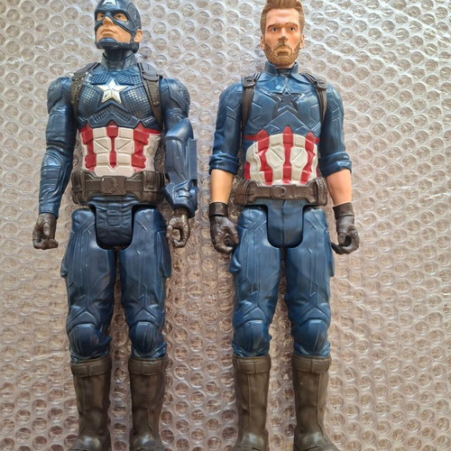 Captain America Titan Hero Series 30 cm figures used, pack of 2