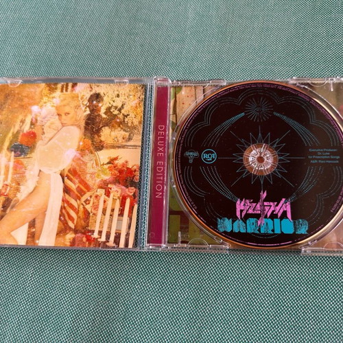 Kesha 3 CD pack like new, pop