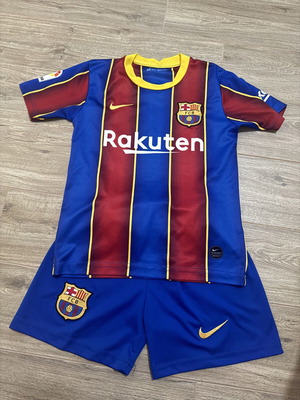 Παιδική στολή ποδοσφαίρου Messi μέγεθος 140 σαν καινούργιο