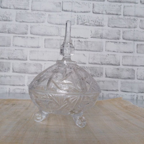 Vintage crystal bonbonniere with lid and three decorative feet