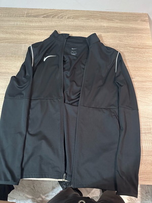 Nike m NK rpl park20 RN jkt w like new Medium black and white