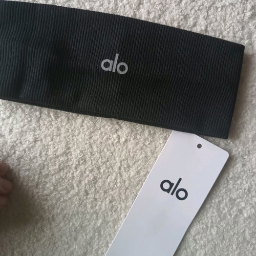 Alo Yoga headband black new -  33,00 - Vendora.cy