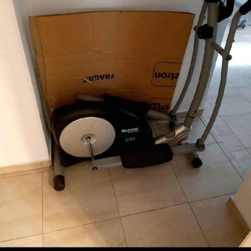 Elliptical fitness machine new with magnetic resistance system