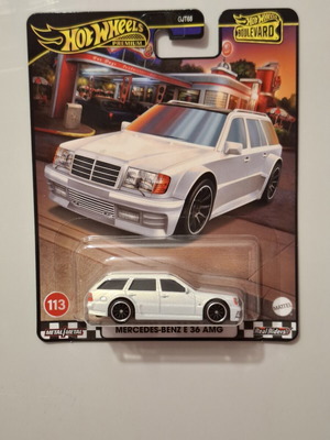 Mercedes-Benz E 36 AMG Hot Wheels Premium Boulevard