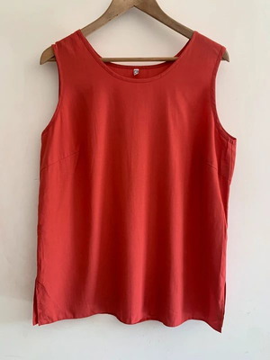 Top size 3XL, red and pink