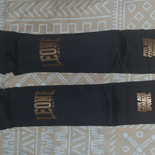 Force1 gloves and Leone shin guards for kickboxing like new