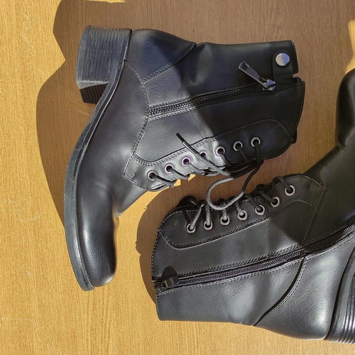 Hunter black ankle boots used, size 39, low heel