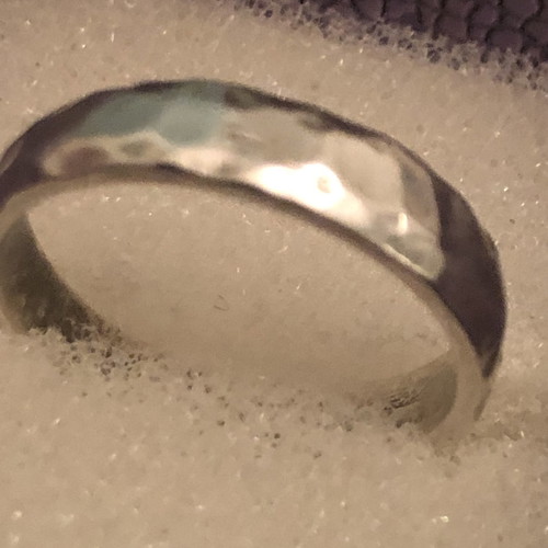 Silver hammered wedding ring new, diameter 17mm