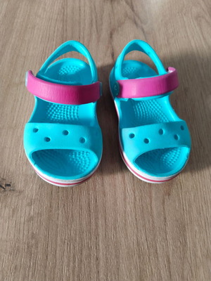 Παιδικά πέδιλα Crocs σαν καινούργιο, μέγεθος 19-20 EU